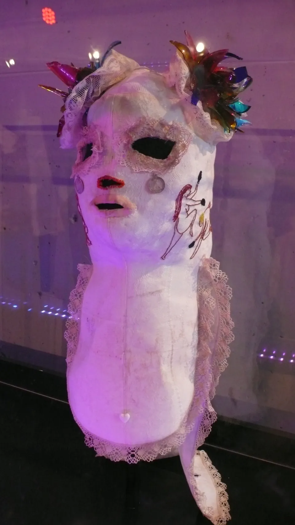 Masque de catcheurs, expo en collaboration avec Emmanuel Guise et Jolie Julien.
